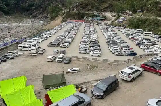 🚗 केदारनाथ यात्रा 2025: पार्किंग बनी सबसे बड़ी चुनौती – जानिए क्या हैं समाधान